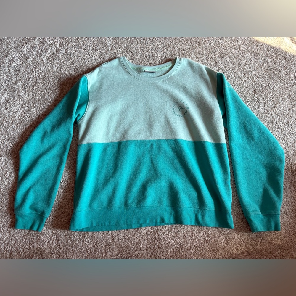 Columbia Women’s Teal crewneck sweater